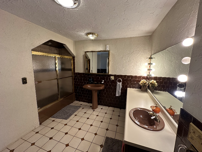 221 Massasoit Rd #1 - Photo 3 of 20