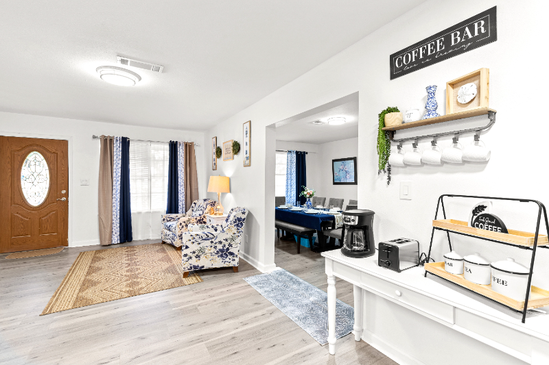 208 Newcastle Dr - Photo 3 of 21