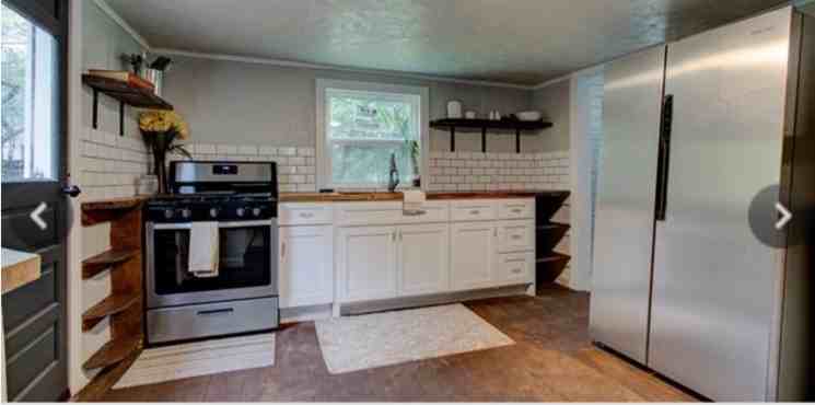 902 N Industrial Ave - Photo 2 of 10