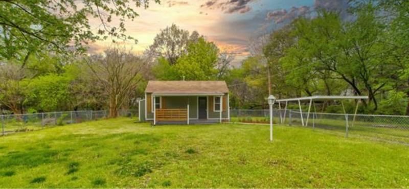 902 N Industrial Ave - Photo 3 of 10