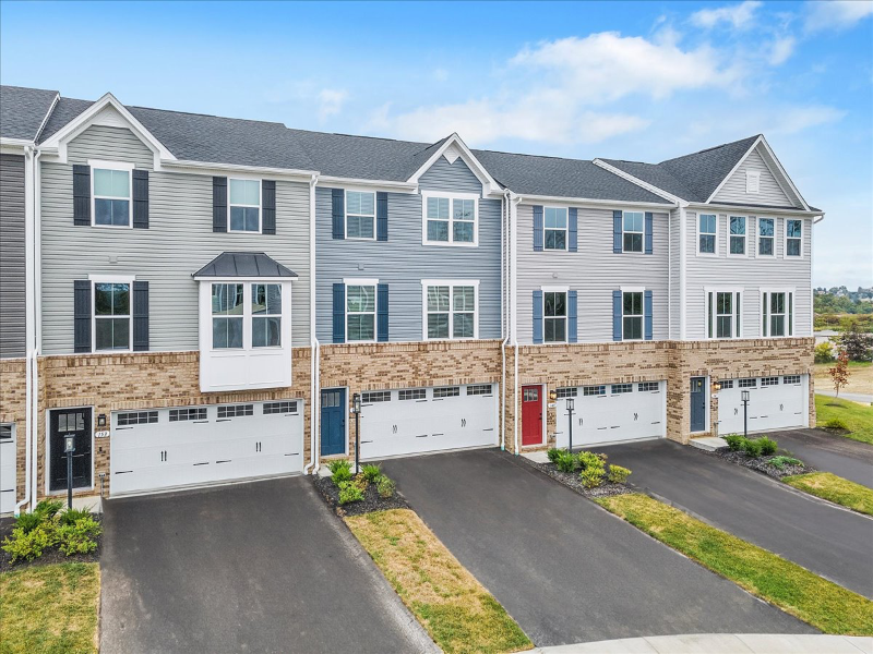 151 Crown St - Photo 2 of 16