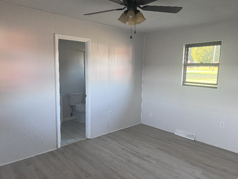 56 Railroad St #8 - Photo 3 of 5