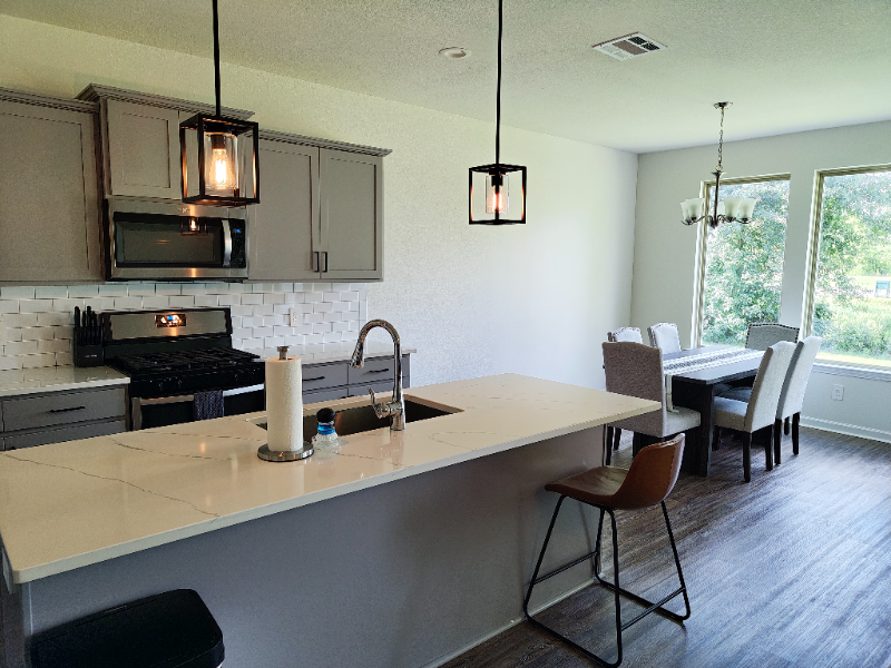 1549 Fairway Dr - Photo 2 of 10