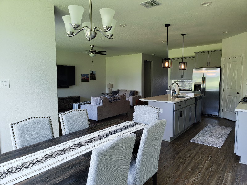 1549 Fairway Dr - Photo 3 of 10