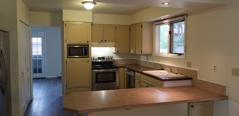 3420 Clubheights Dr - Photo 2 of 19