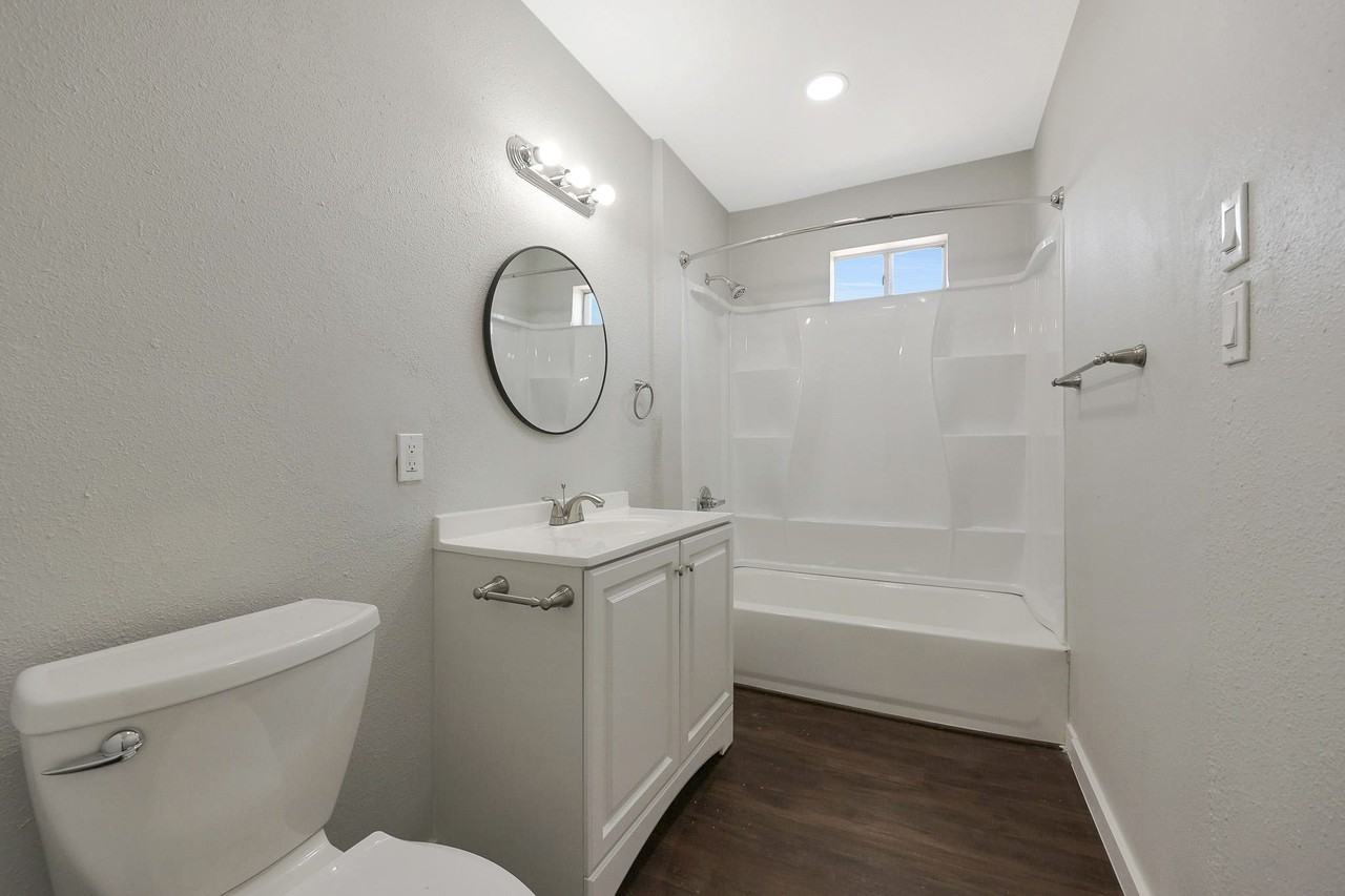 West Orangewood Avenue - Photo 2 of 10