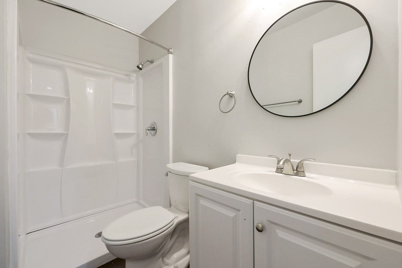 West Orangewood Avenue - Photo 6 of 10