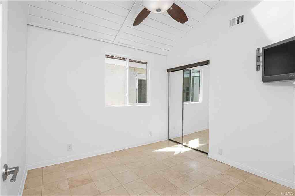 21924 Erie Ln - Photo 3 of 8