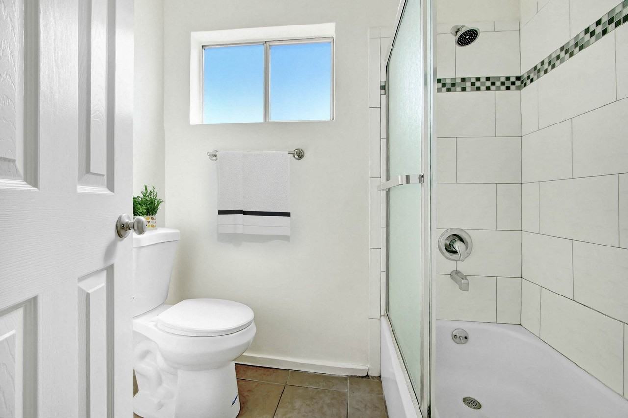 Windsor Arms - Photo 6 of 22