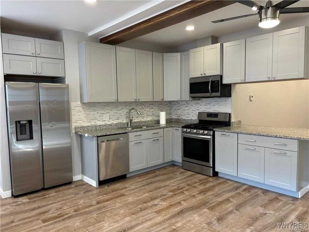 320 Easton St - Photo 2 of 28