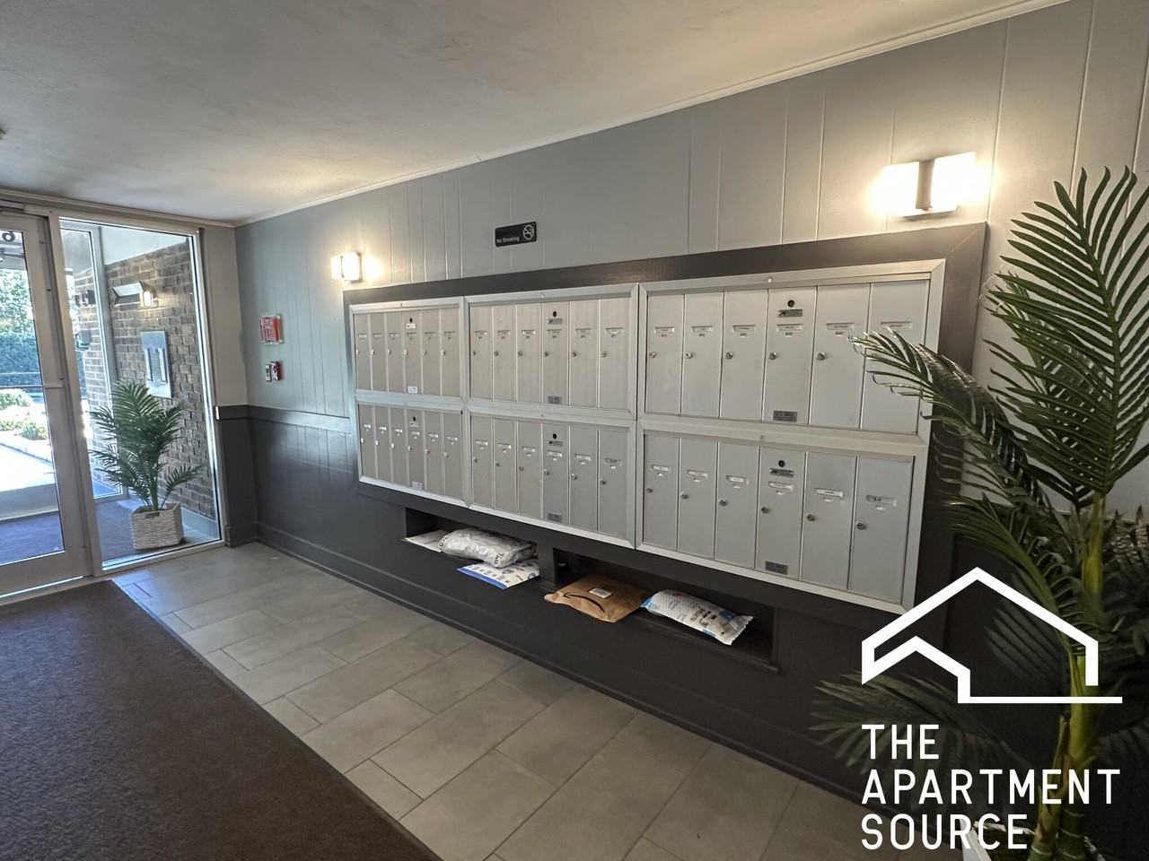 696 Elm Pl #207 - Photo 7 of 8