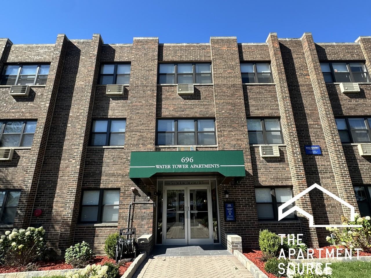 696 Elm Pl #207 - Photo 5 of 8