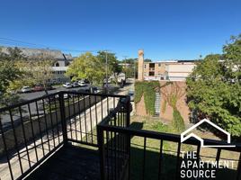 featured image of 896B Green Bay Rd #07