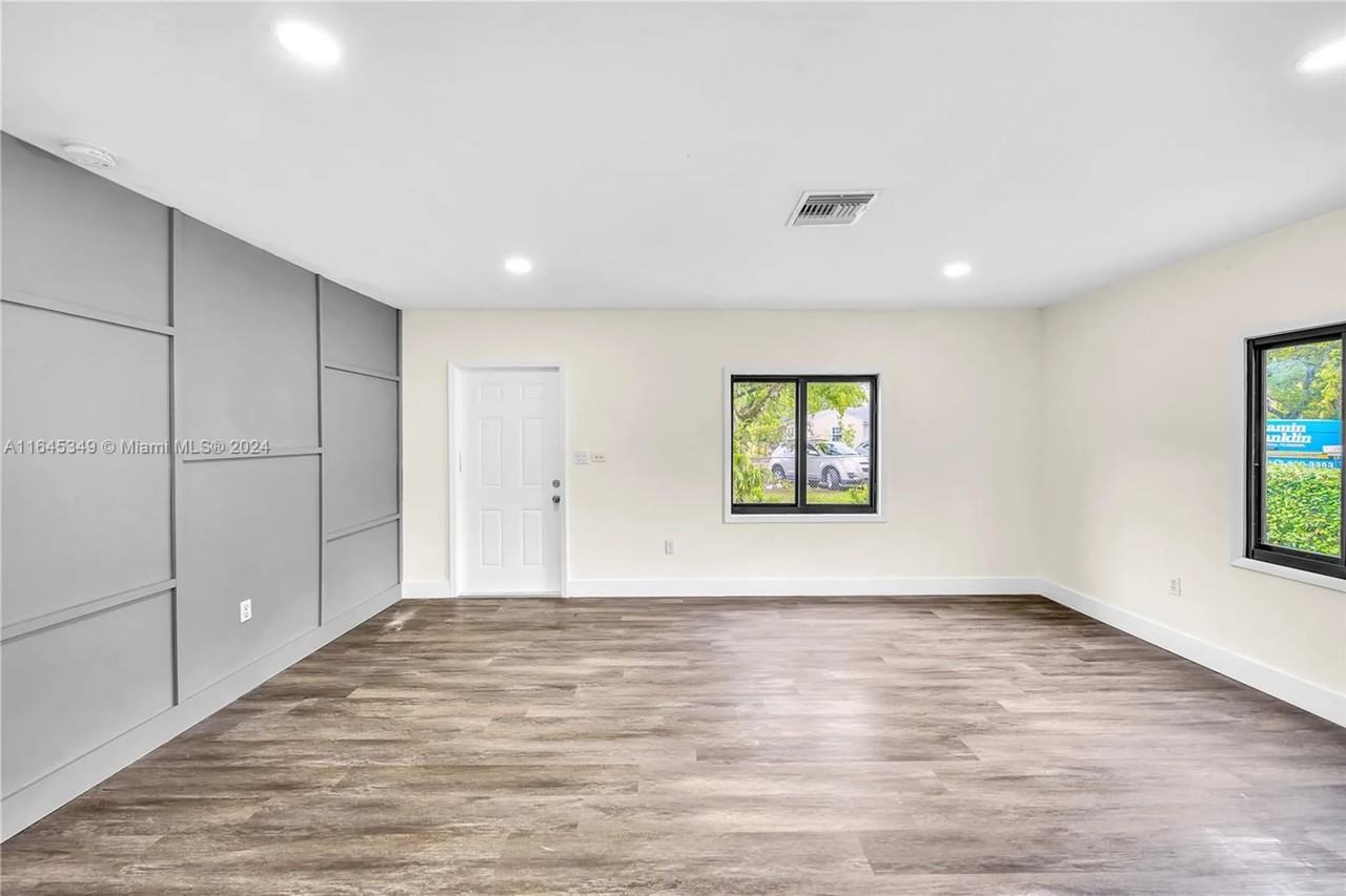 915 Nw 121st St - Photo 2 of 14