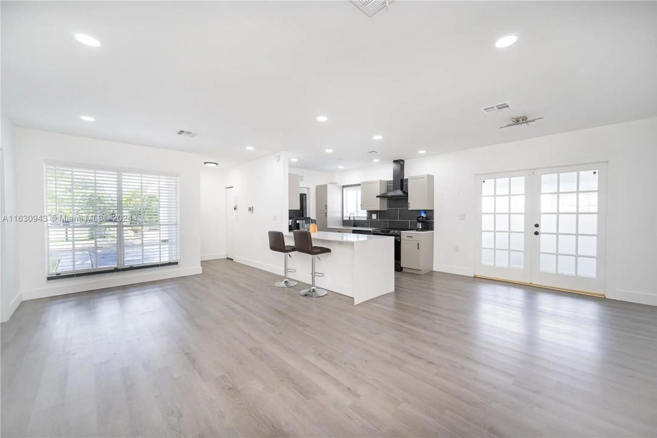 305 Nw 122nd St - Photo 2 of 13