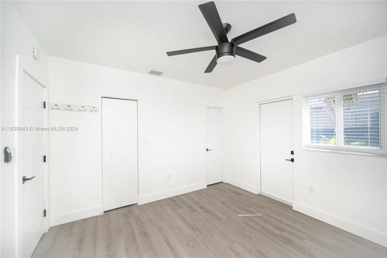 305 Nw 122nd St - Photo 3 of 13