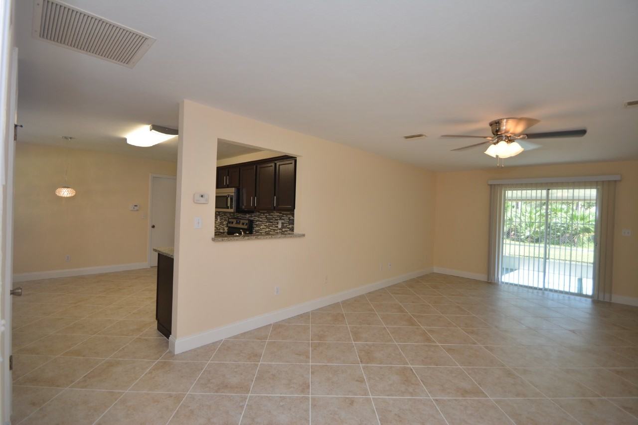 6 Essex Ln - Photo 2 of 20