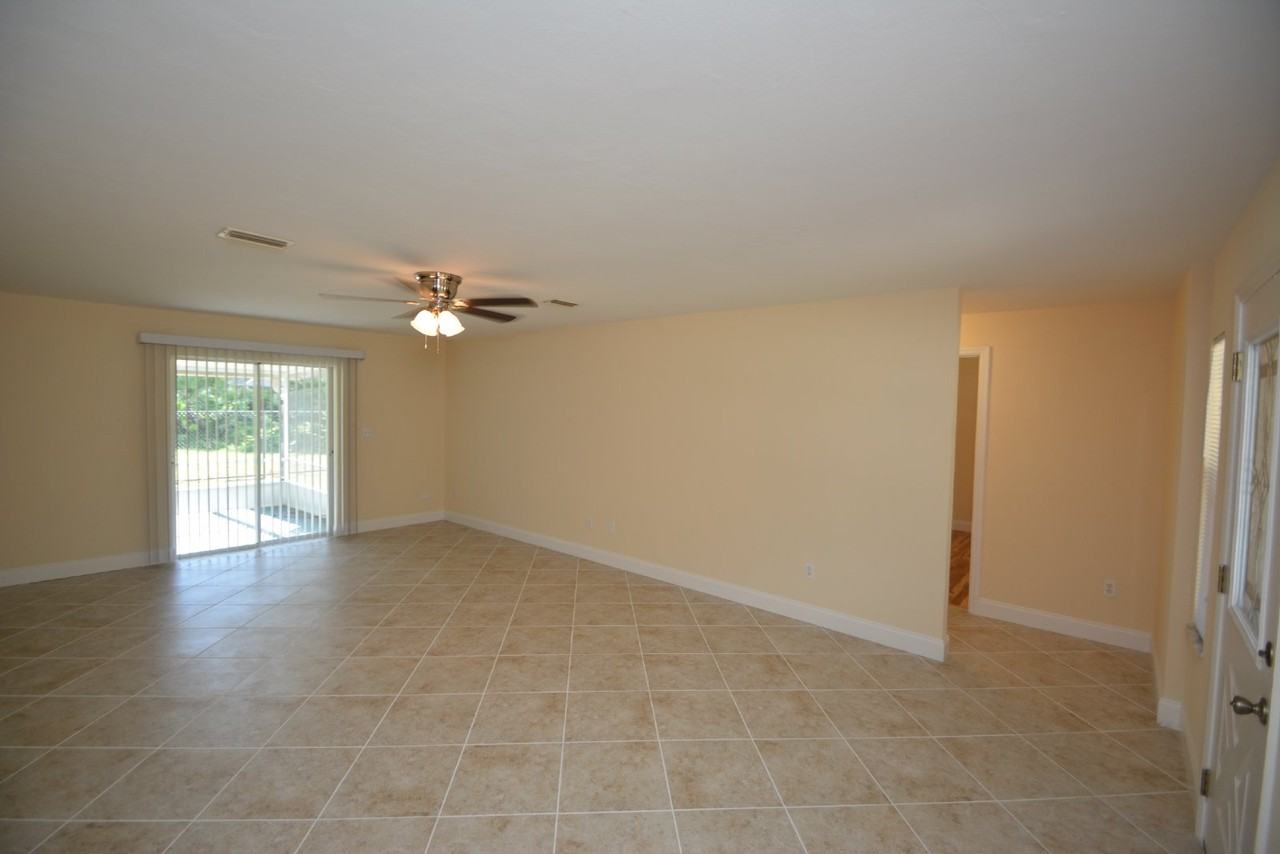 6 Essex Ln - Photo 3 of 20