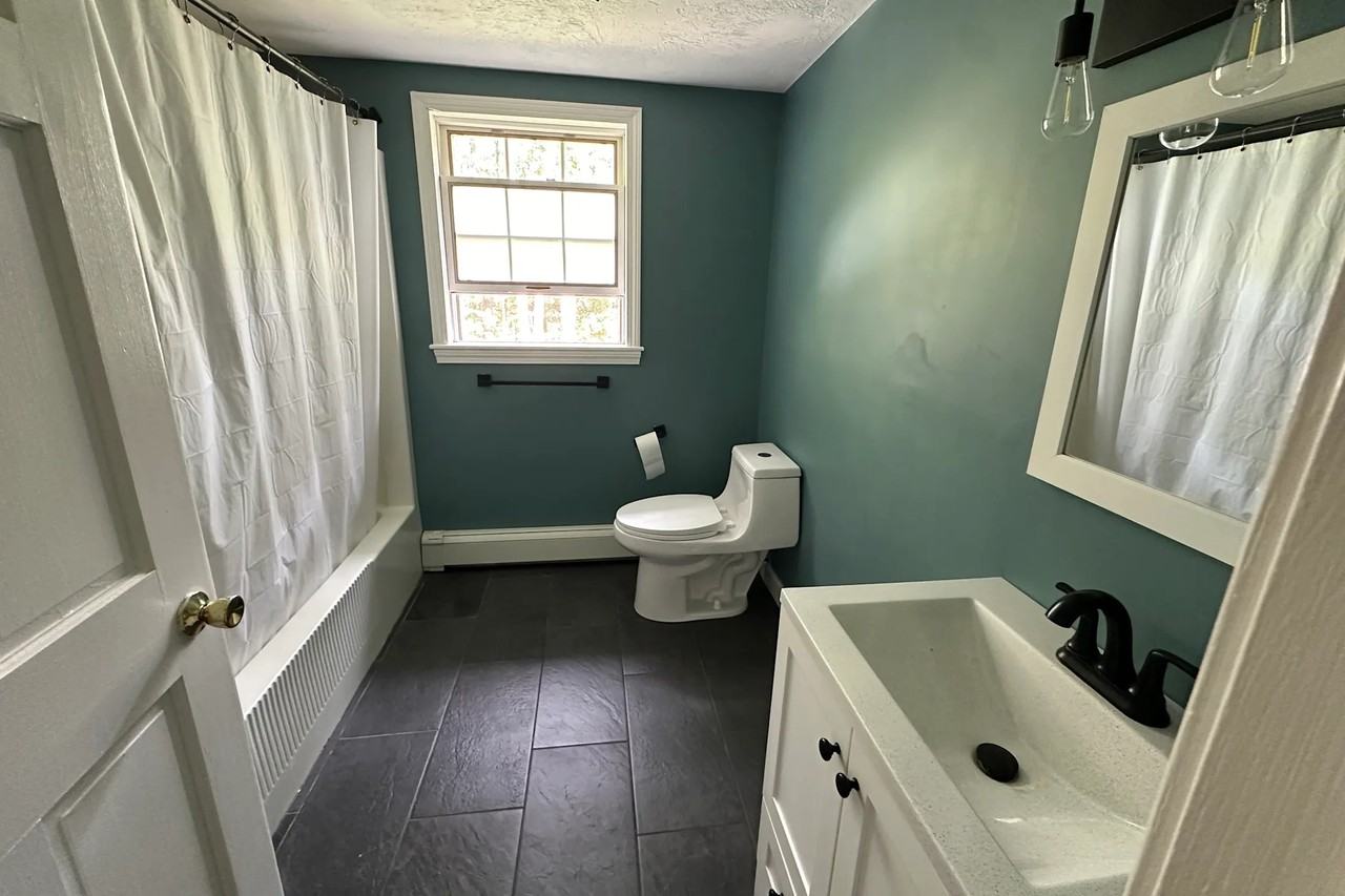 42 Captain Vinal Way - Photo 3 of 5