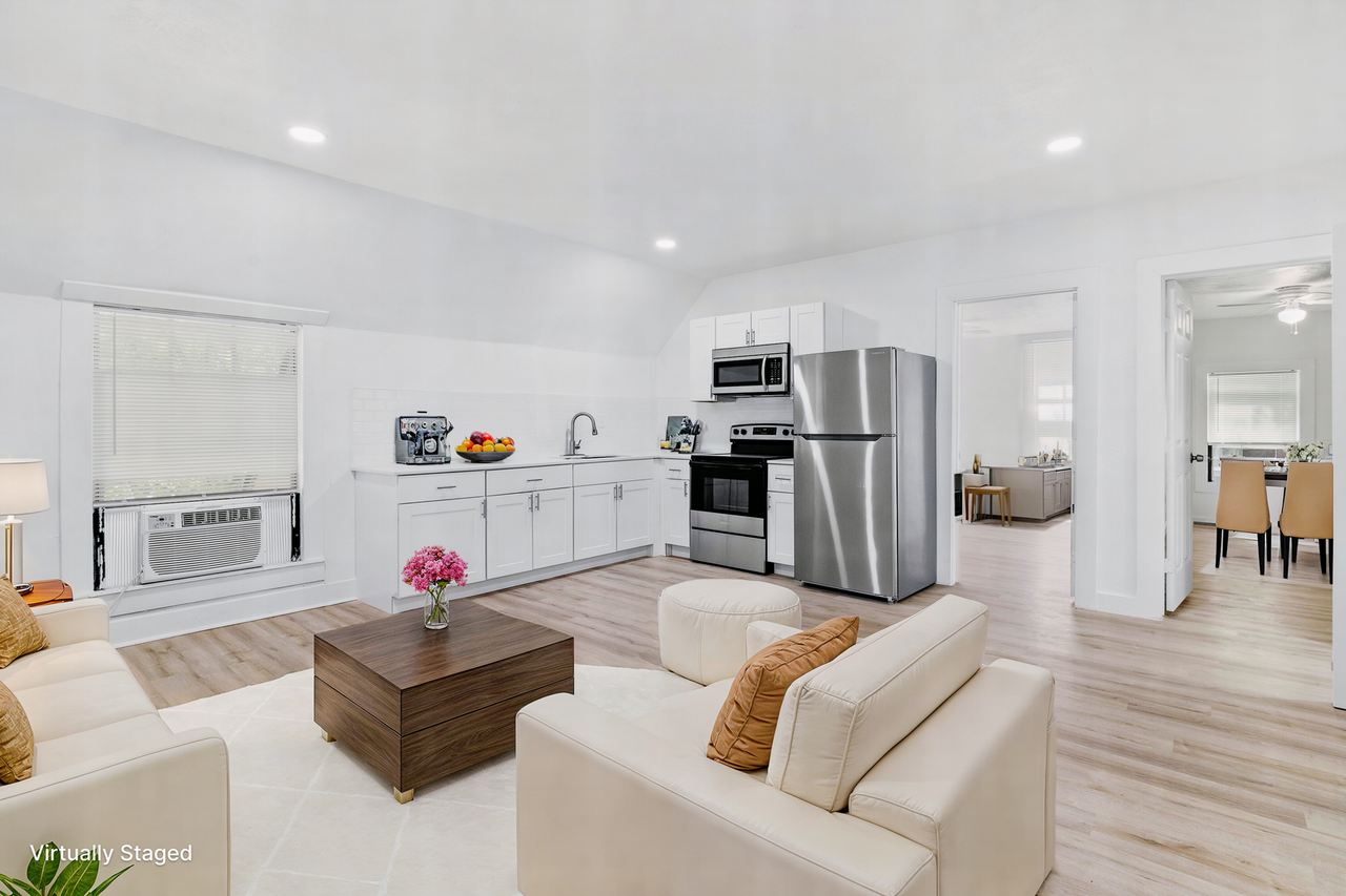 121 W Moore St - Photo 2 of 25