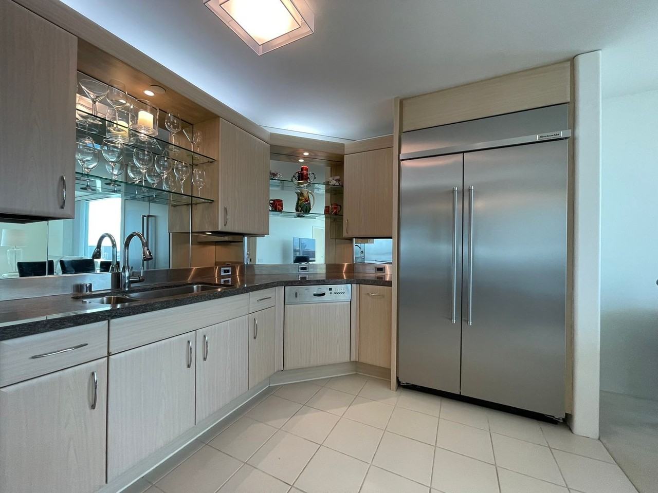 88 HAWAIKI TOWER #2604 - Photo 5 of 20