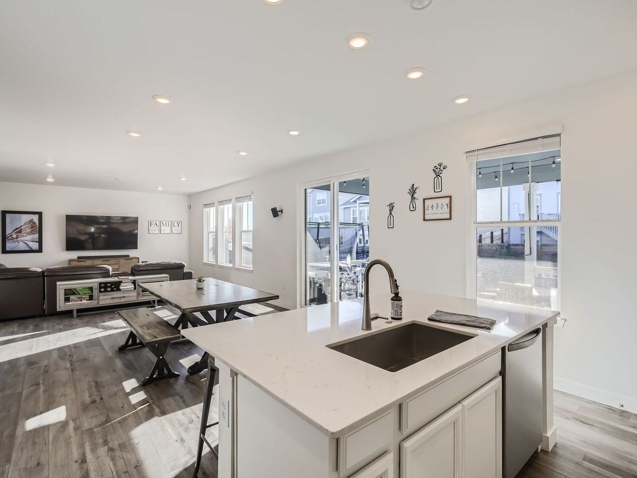 12885 Bay St - Photo 7 of 47