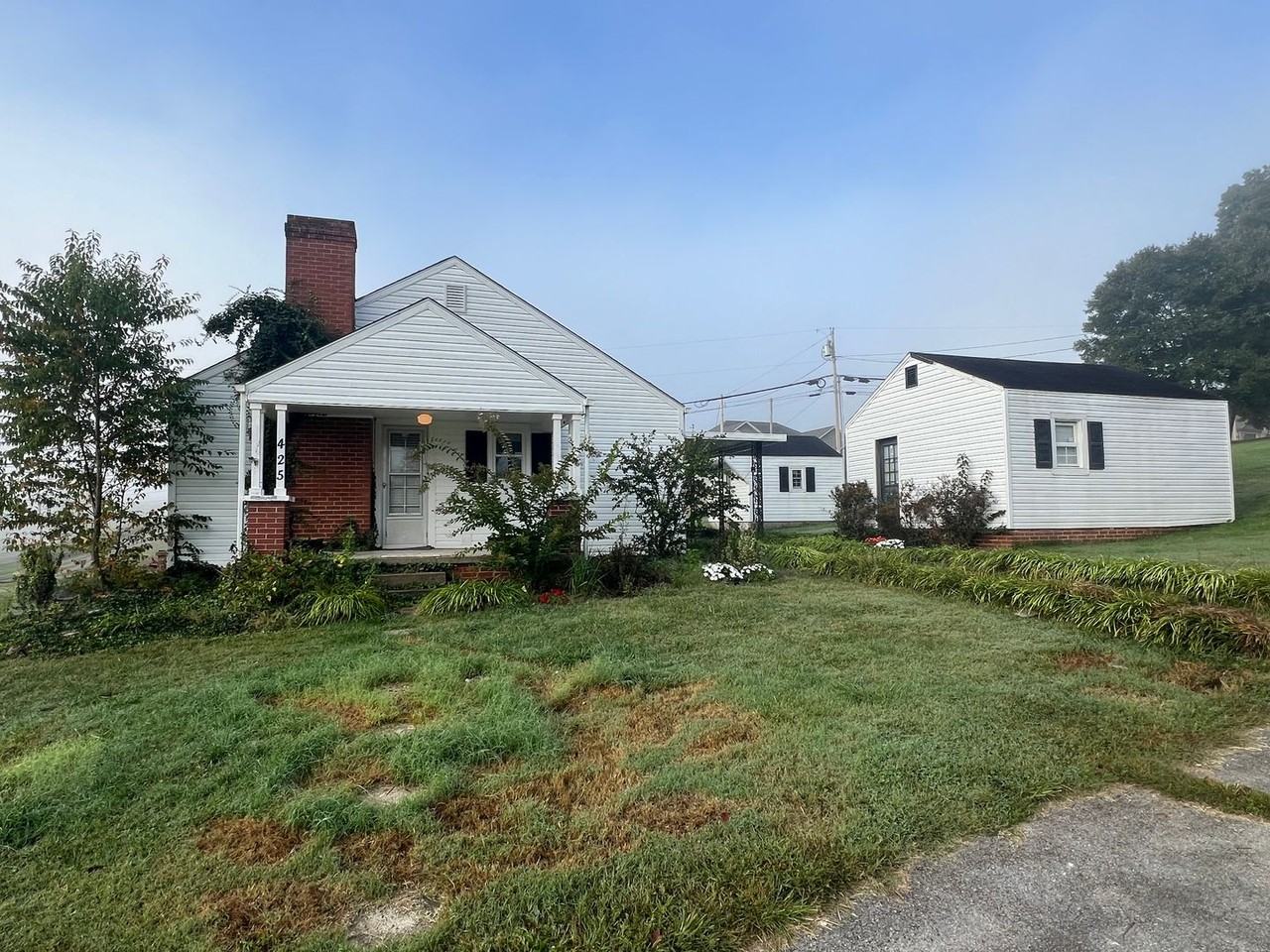 425 Gray Station Rd - Photo 5 of 41