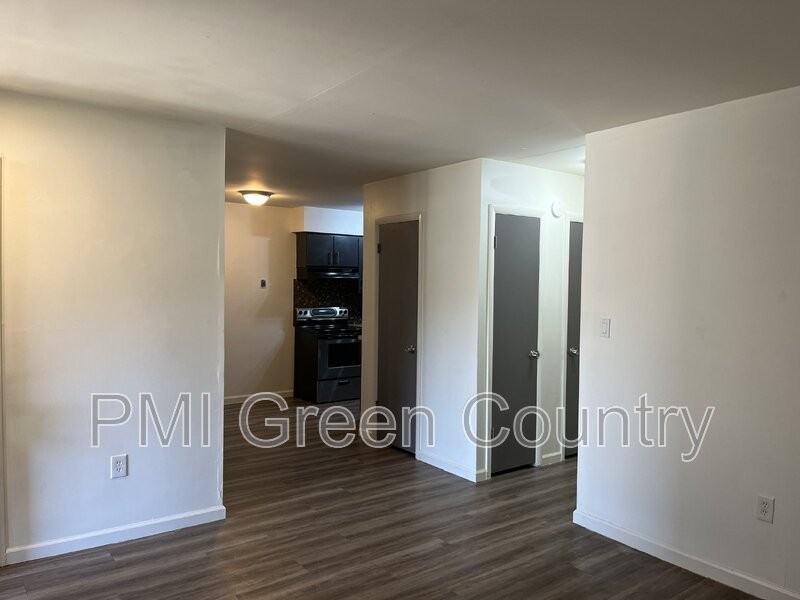 6315 S Owasso Ave - Photo 2 of 15