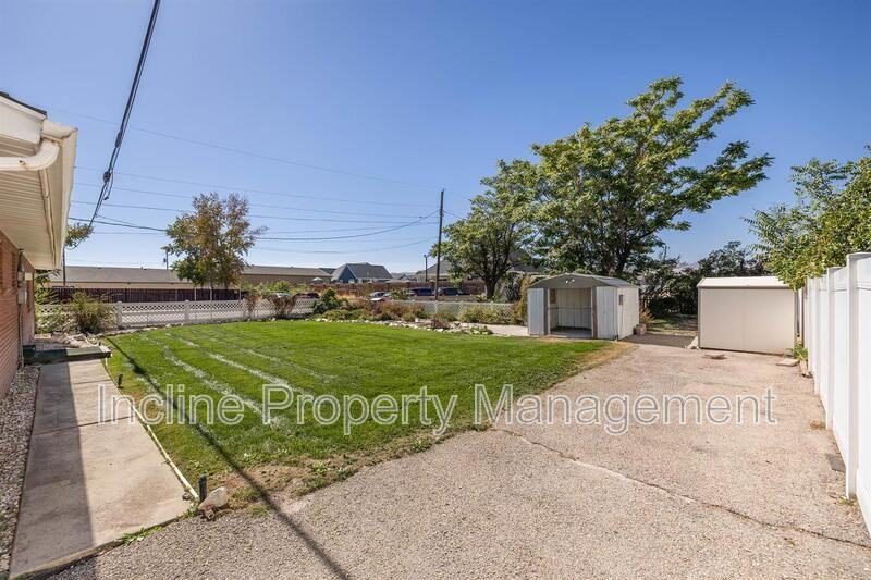 11920 S Redwood Rd - Photo 2 of 21