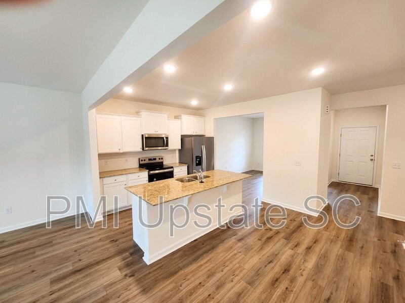 743 Fountainbrook Ln - Photo 4 of 28