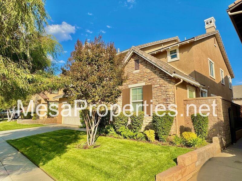 1774 Wright Pl - Photo 3 of 23