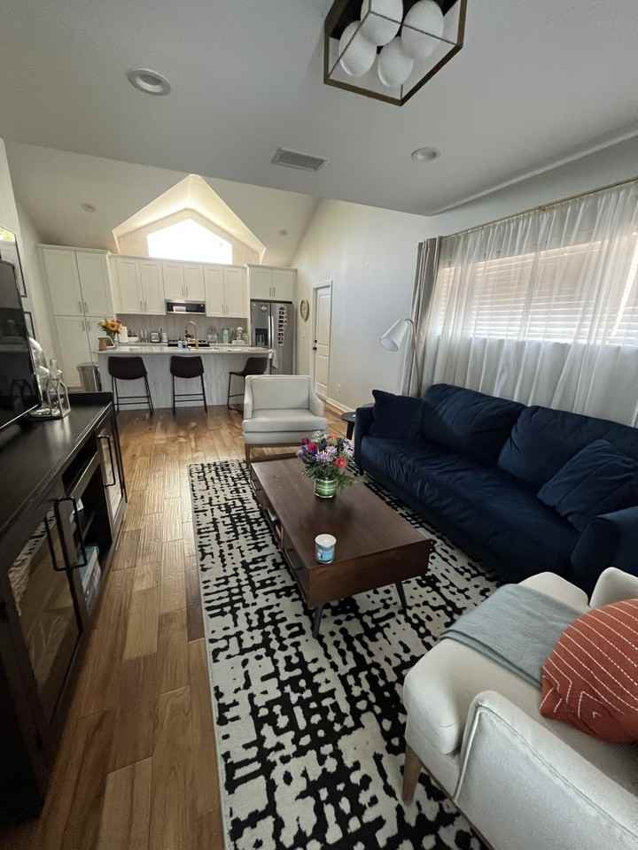 2731 8th Ave N #2731 - Photo 3 of 12