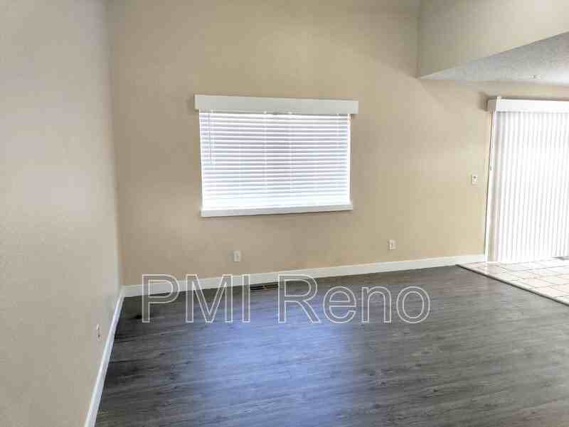 3042 Chilcoot Dr - Photo 2 of 16