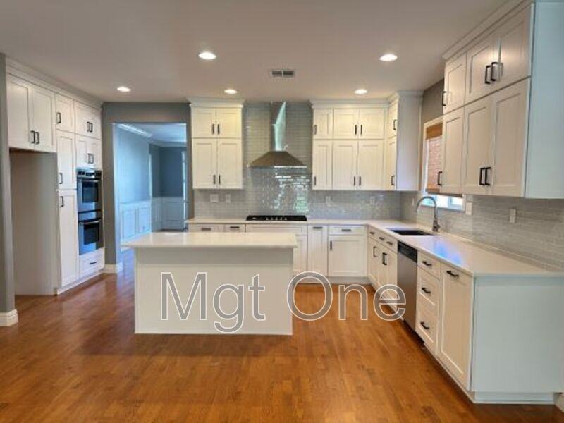 12065 Brianwood Dr - Photo 2 of 24