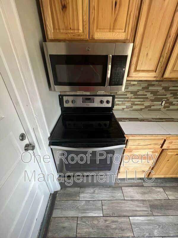 2450 Benton Blvd #B - Photo 2 of 13