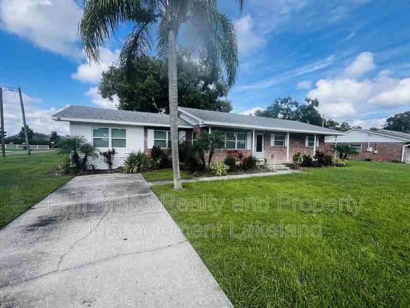 345 S Ilakee Ave - Photo 2 of 28