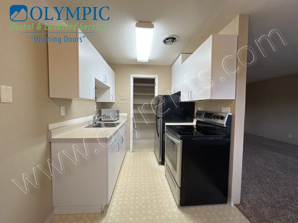 3013 6Th Ave - Photo 2 of 9