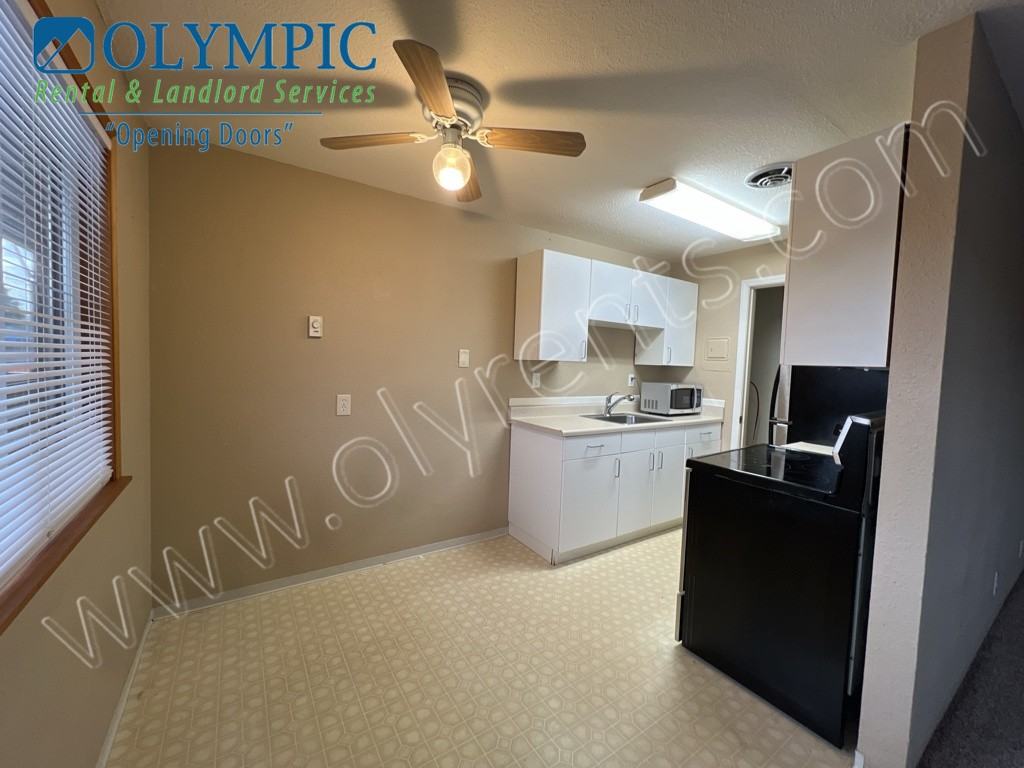 3013 6Th Ave - Photo 3 of 9