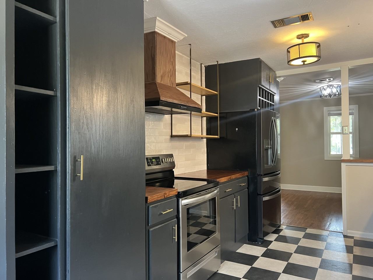 202 N 20th Ave - Photo 3 of 15