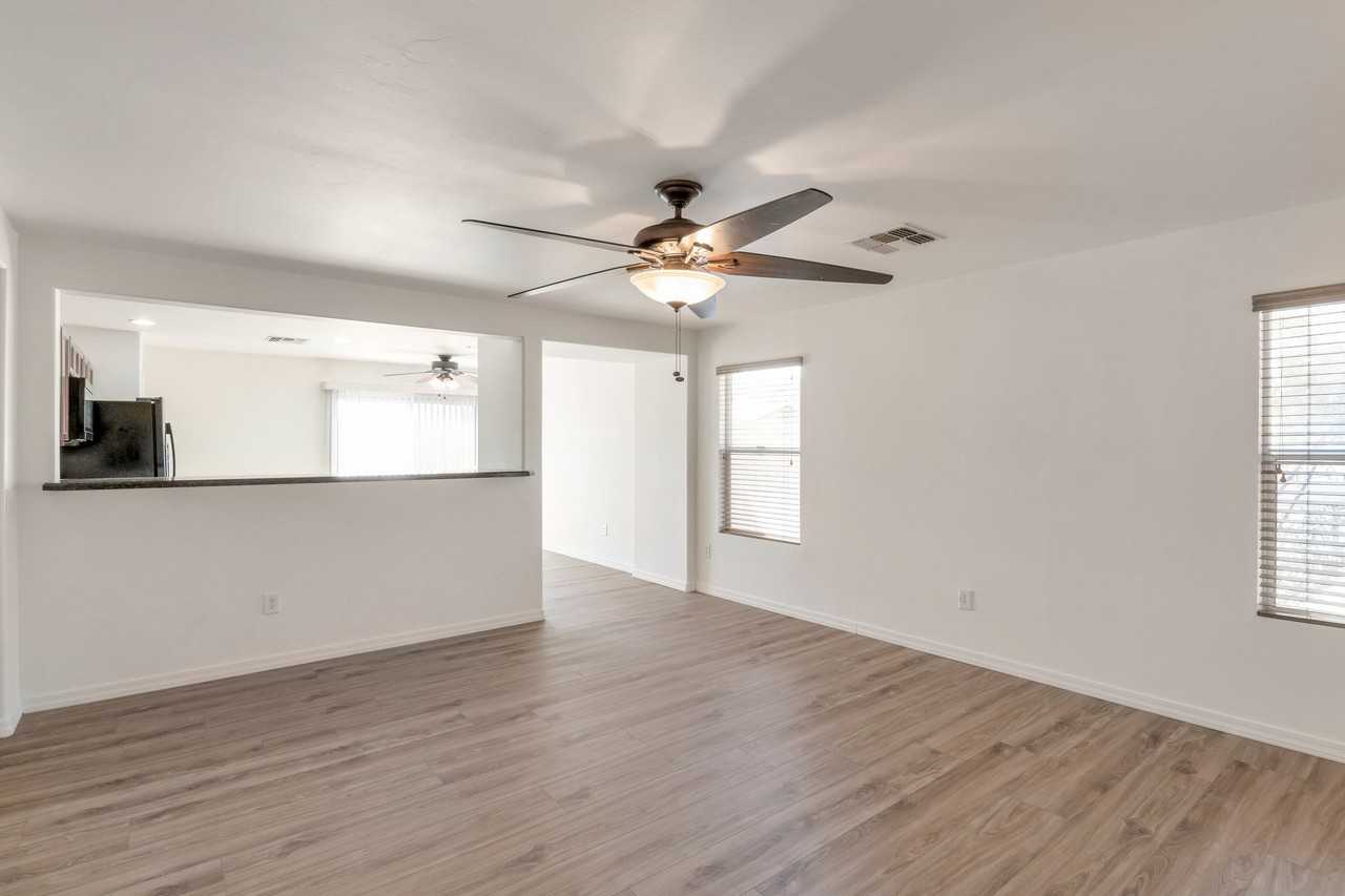 8345 W Redshank Dr - Photo 5 of 24