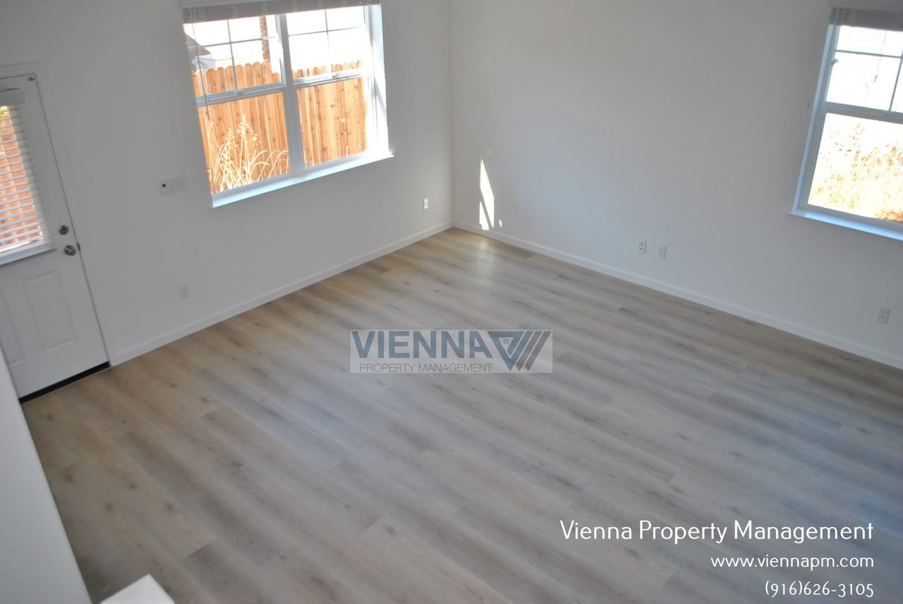 7066 Auburn Blvd - Photo 2 of 26