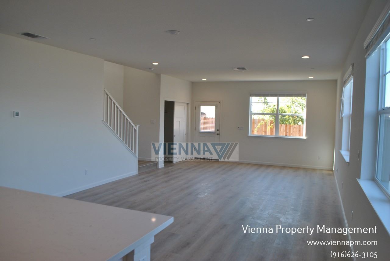 7066 Auburn Blvd - Photo 3 of 26