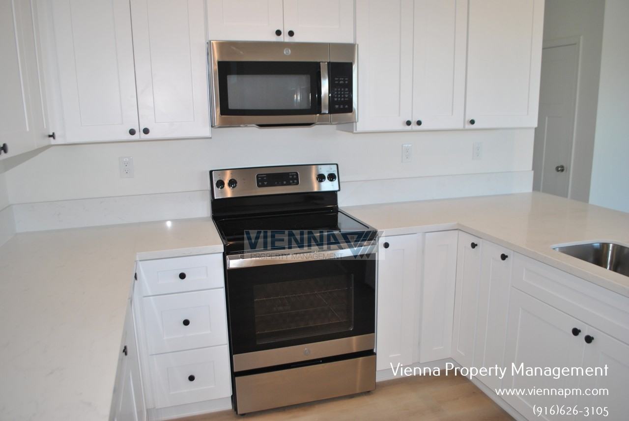 7066 Auburn Blvd - Photo 7 of 26