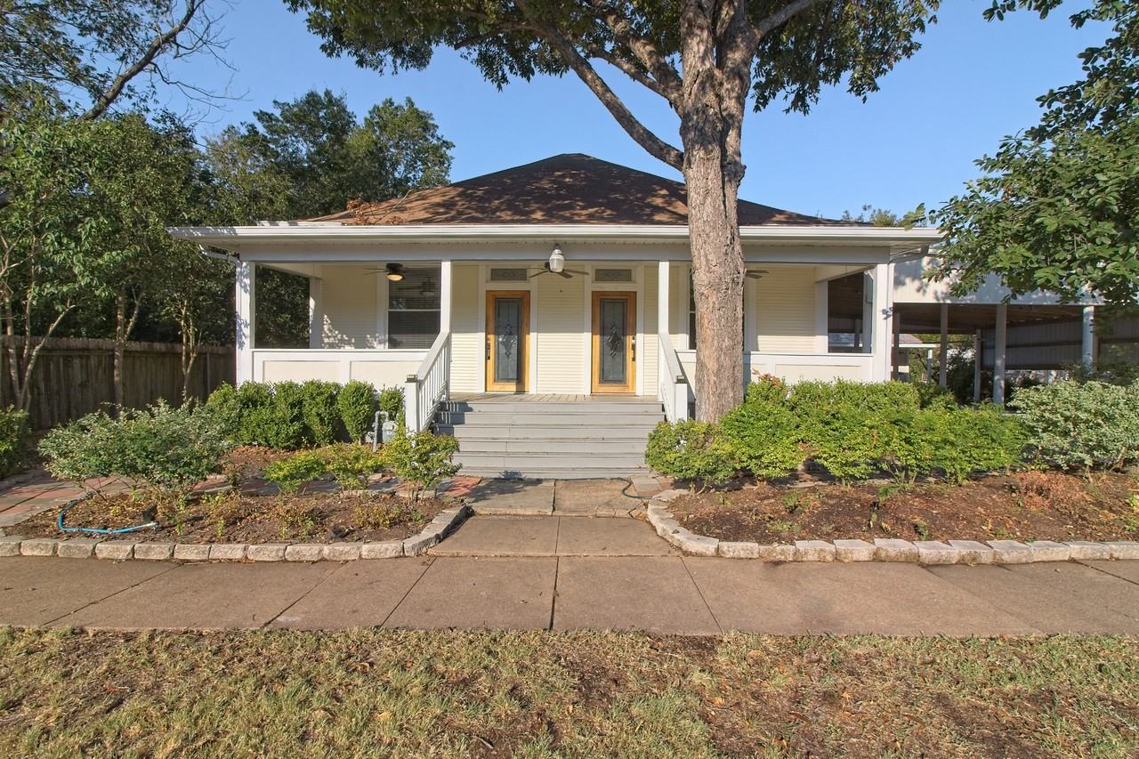1111 Sycamore St - Photo 2 of 40