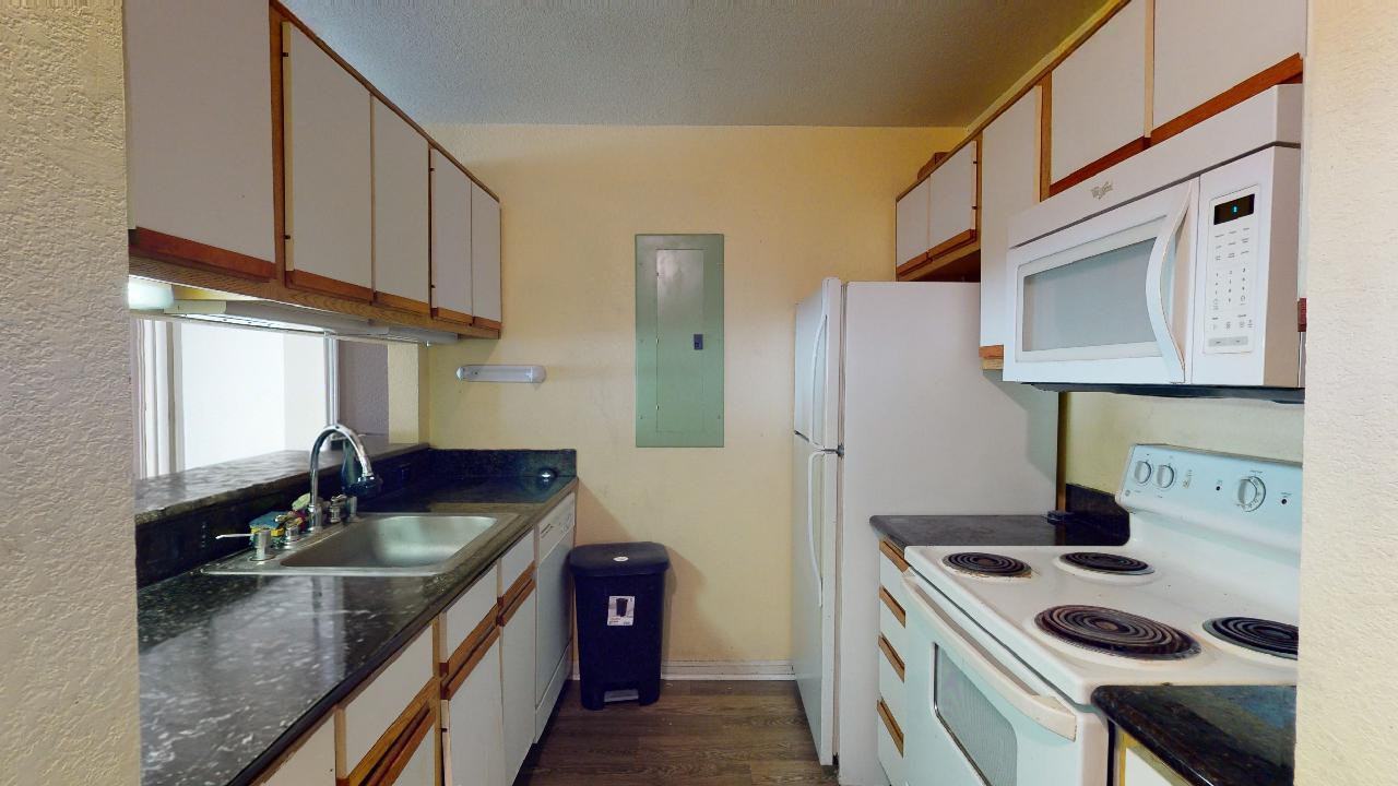 523 Southwest Pkwy - Photo 3 of 19