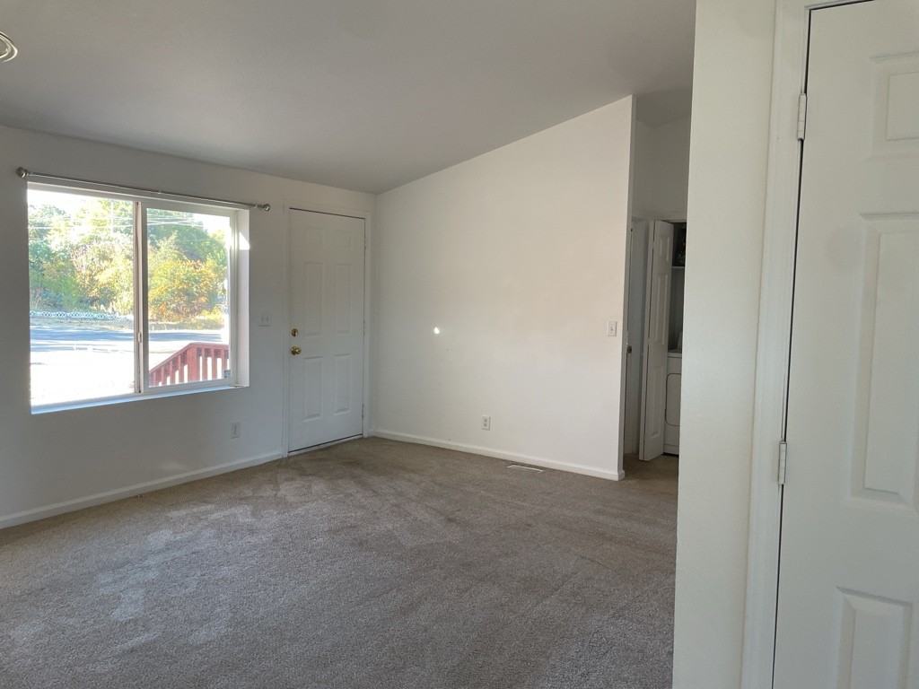 4312 Montgomery Ct - Photo 3 of 9