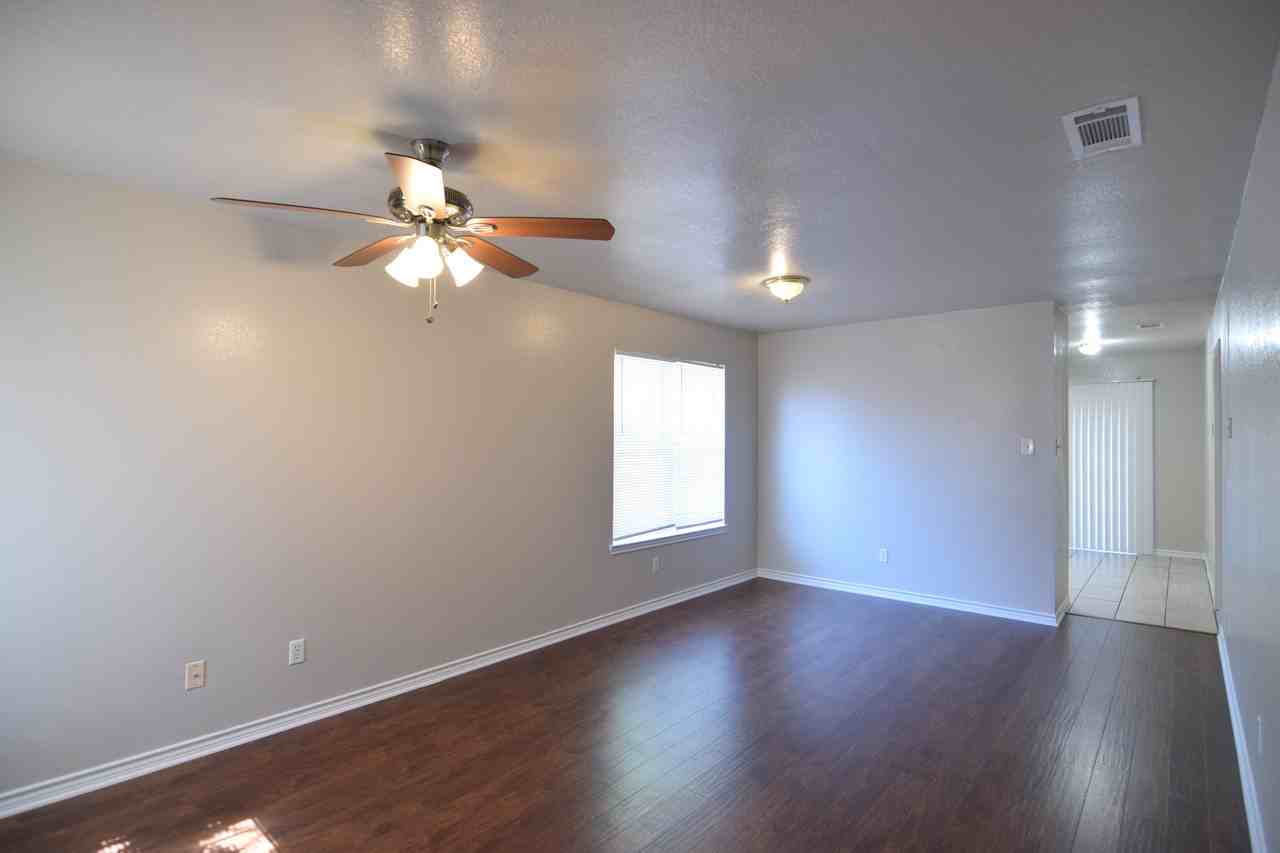 2303 Wales Cir - Photo 5 of 16