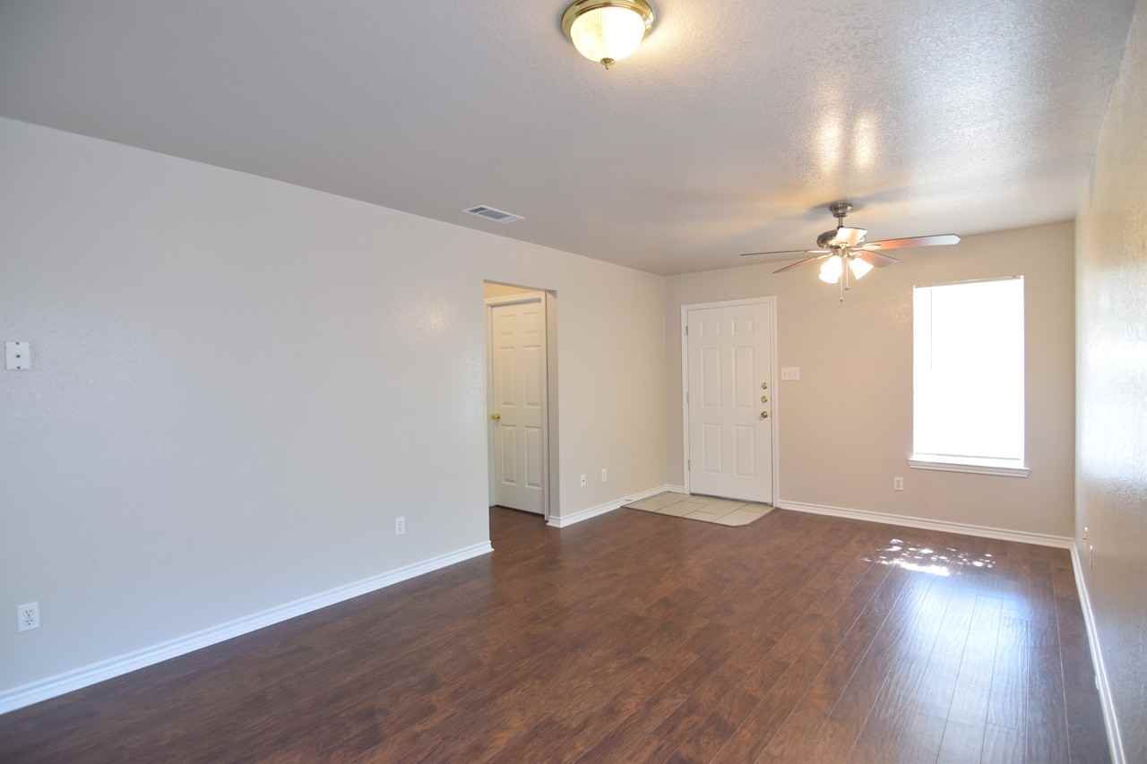 2303 Wales Cir - Photo 7 of 16