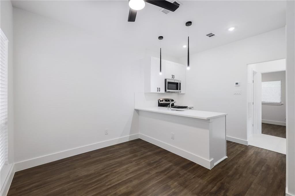 908 Poplar St - Photo 5 of 20