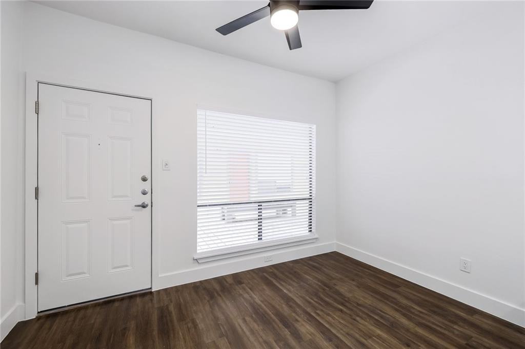 908 Poplar St - Photo 6 of 20